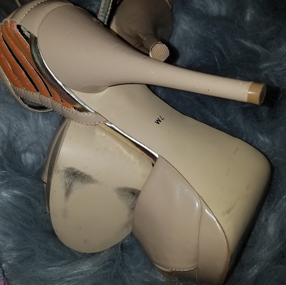 Heels - Picture 4 of 5